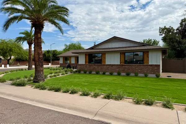 3341 E COCHISE DR