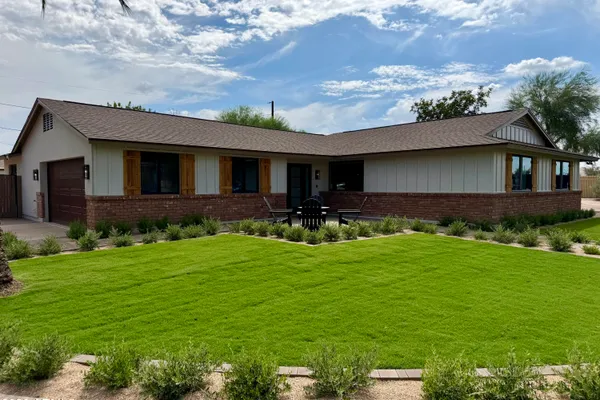 3341 E COCHISE DR