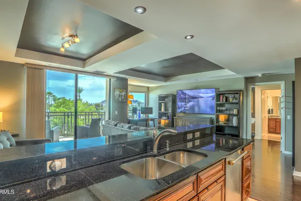 6803 E MAIN ST 4404