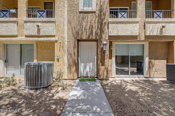 2450 W GLENROSA AVE 29