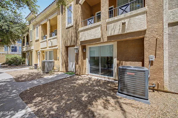 2450 W GLENROSA AVE 29