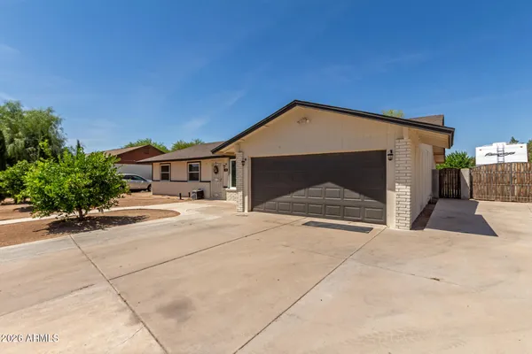50 W SAN ANGELO ST