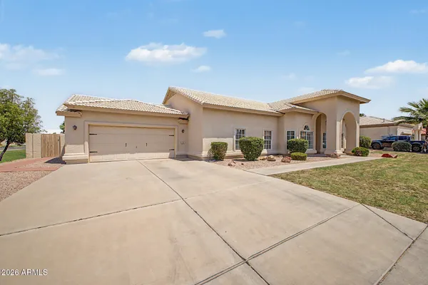 1210 E CLEARVIEW DR