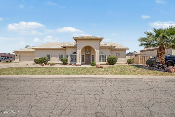 1210 E CLEARVIEW DR