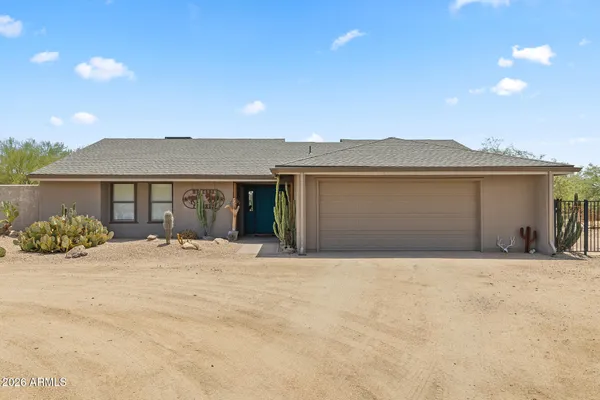 1011 E MADDOCK RD