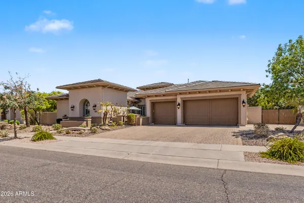 313 W MALIBU DR