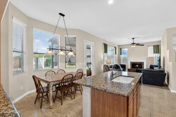 1099 N ARROYO LN