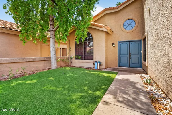 39 E LA VIEVE LN