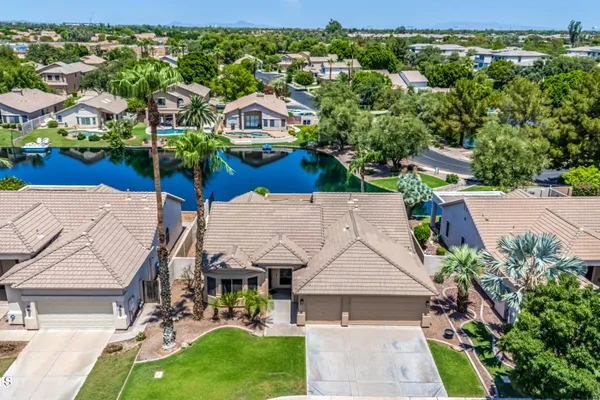 1312 W LYNX WAY