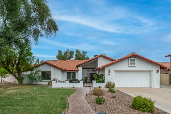 1338 E SUNBURST LN