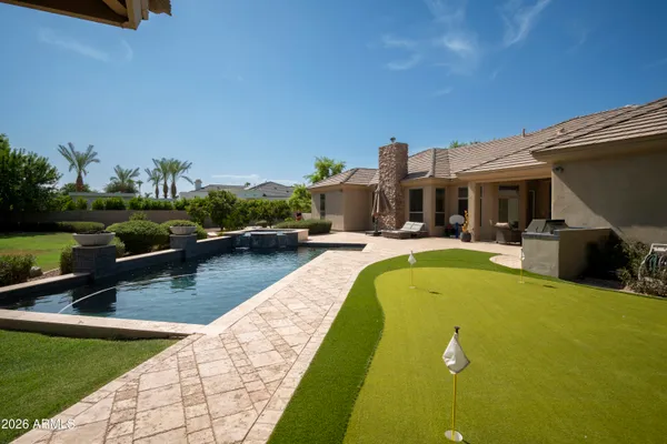 2091 E COCONINO CT