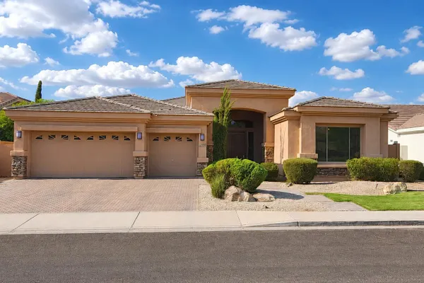 1764 W COCONINO DR