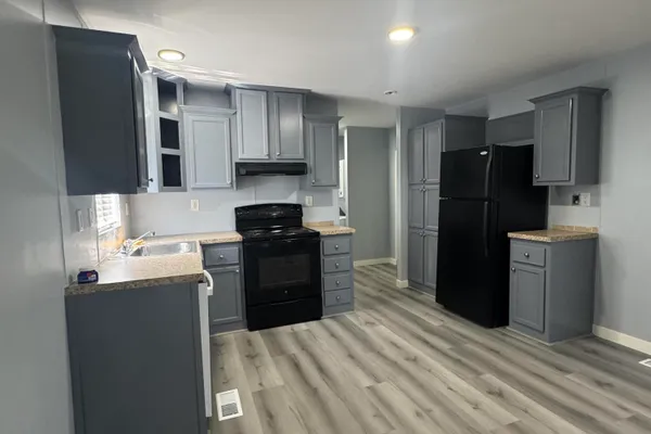 625 W MCKELLIPS RD 147