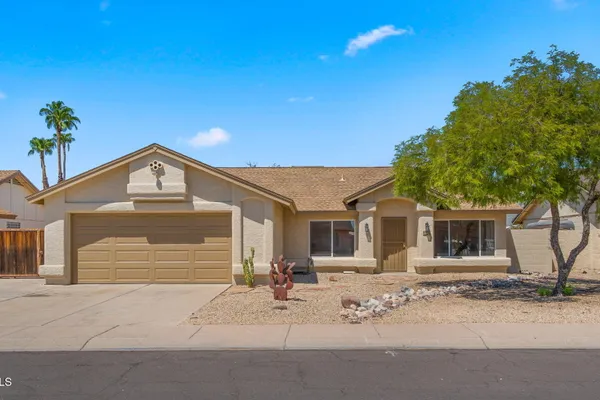 8434 W DREYFUS DR