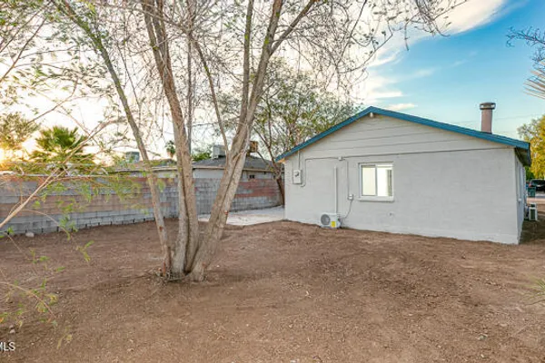 3031 W CYPRESS ST