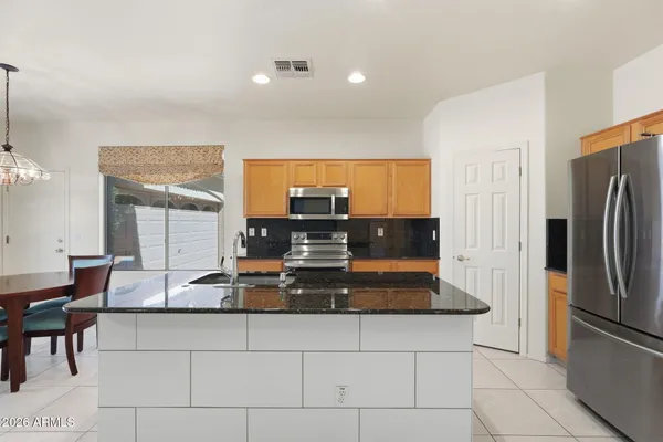 7304 E NORTHRIDGE CIR
