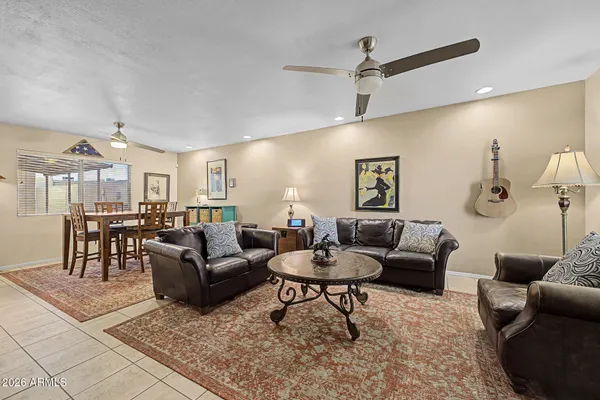 5821 W ACOMA DR