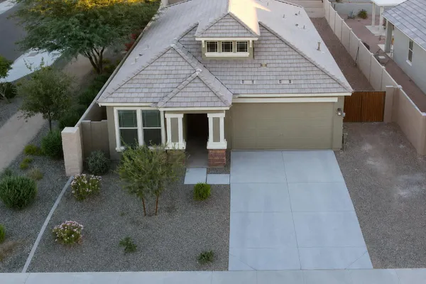 2321 E BEAUTIFUL LN