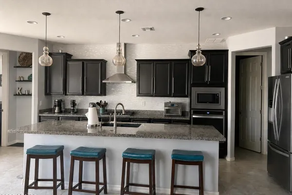2321 E BEAUTIFUL LN