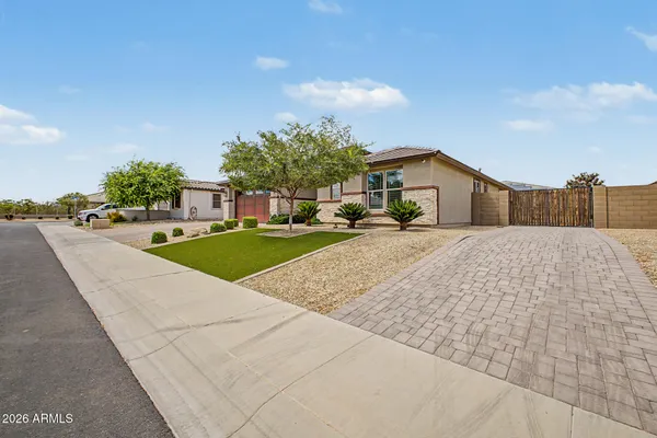 12542 W KRALL CT