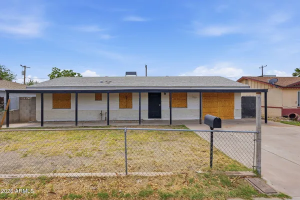 1723 W CHERYL DR
