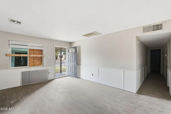 1723 W CHERYL DR