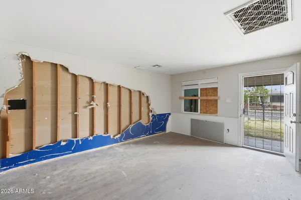 1723 W CHERYL DR