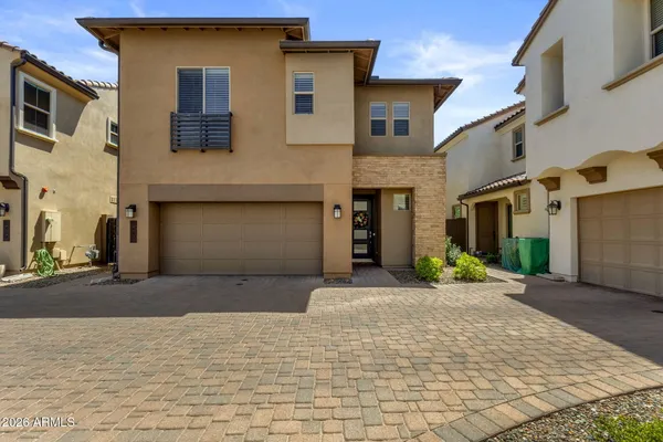 2443 W GLORIA LN