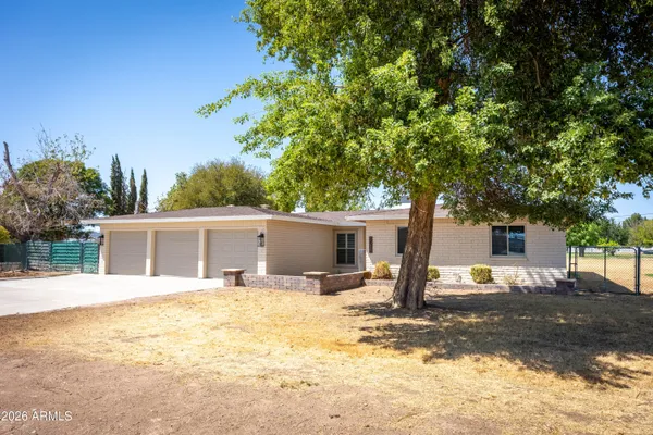 8018 W ACOMA DR