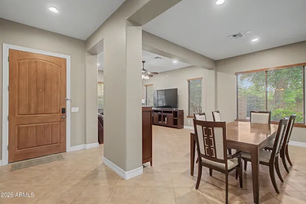 1351 E CANARY DR