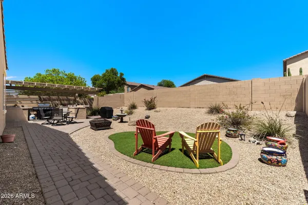 424 E CANYON ROCK RD