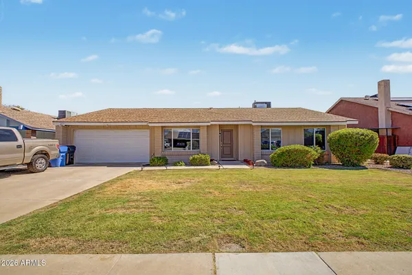 2357 W BETTY ELYSE LN