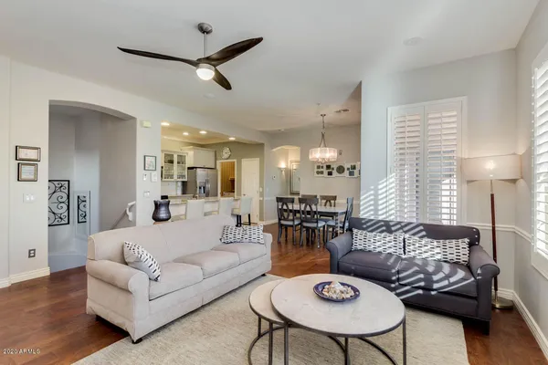 7445 E EAGLE CREST DR 1077