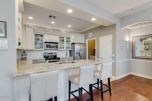 7445 E EAGLE CREST DR 1077