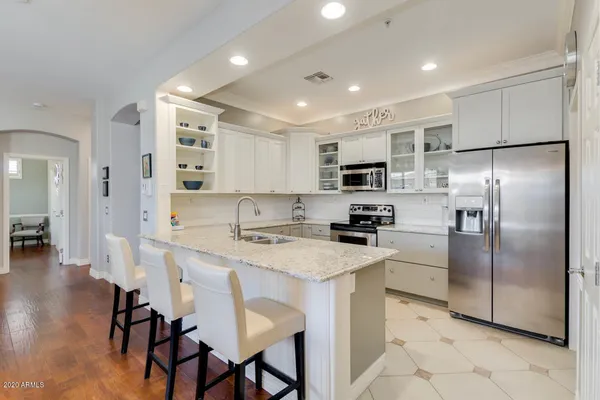 7445 E EAGLE CREST DR 1077