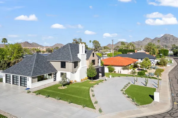 910 E KALER DR