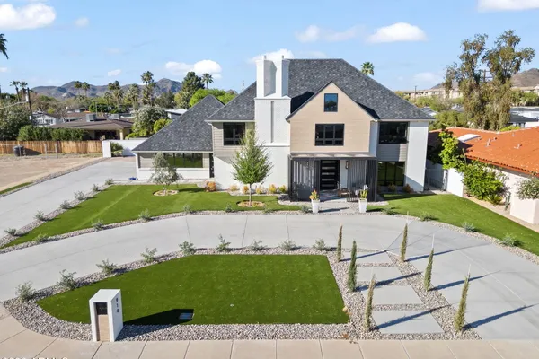 910 E KALER DR