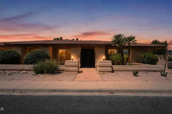 2702 S EL PARADISO -- --