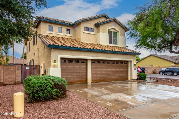1643 E WILDHORSE PL