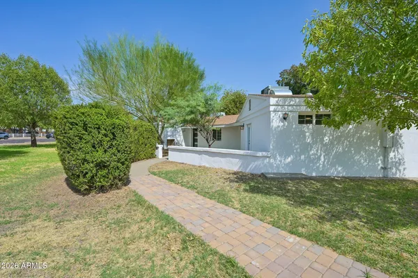 1121 W BETHANY HOME RD