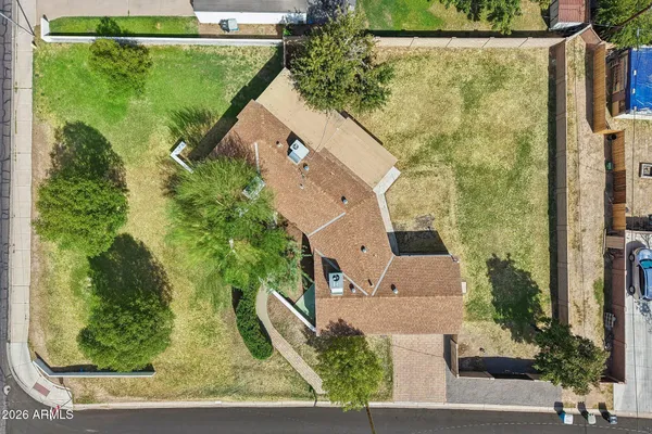1121 W BETHANY HOME RD