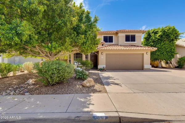 633 W NOPAL AVE