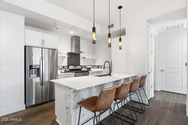 3131 N CENTRAL AVE 4001