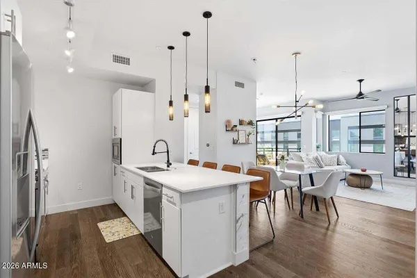 3131 N CENTRAL AVE 4001