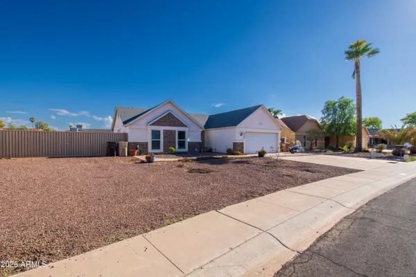 8533 W CORRINE DR