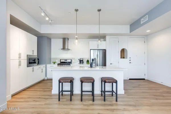 3131 N CENTRAL AVE 5002