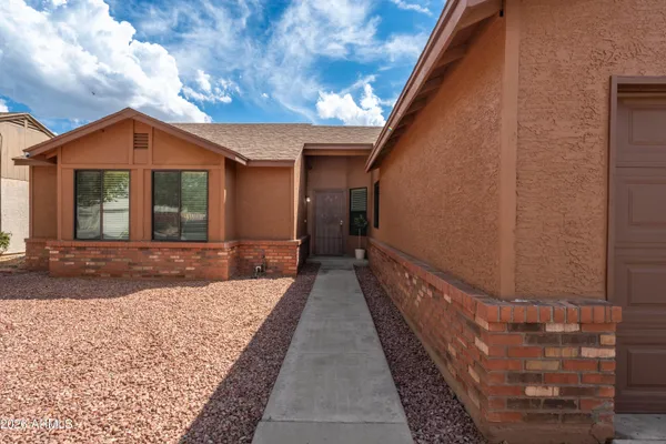 7425 W OCOTILLO RD