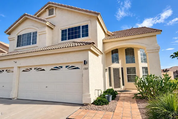 1327 E HIDDENVIEW DR