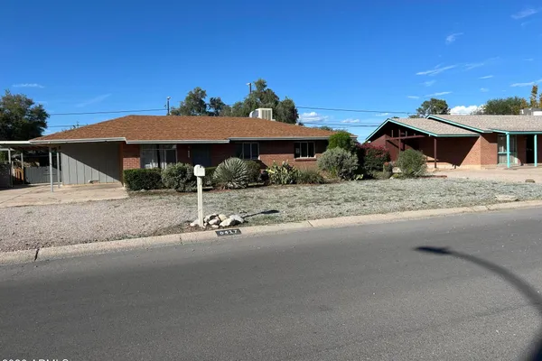 6417 E CALLE CASTOR -- --