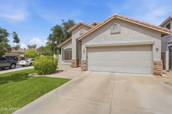 2420 E DARREL RD